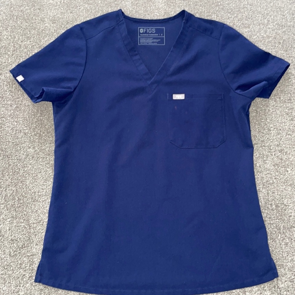 Women’s FIGS scrub top